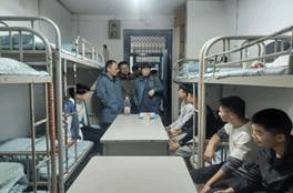 说明: D:\新闻稿件\2020.10.12 看望新生\QQ图片20201012213851.jpg