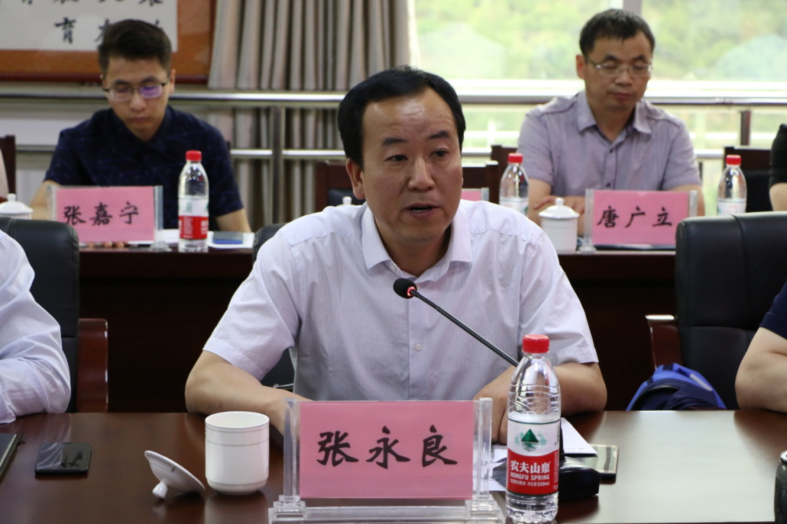 会上,省职业技术教育学会副会长,延安职业技术学院院长高福华和我院